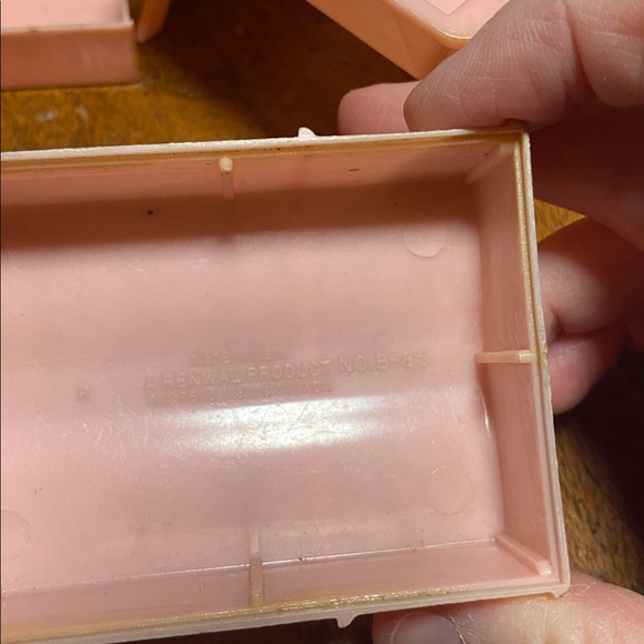 Pink plastic - Picture 4 of 4